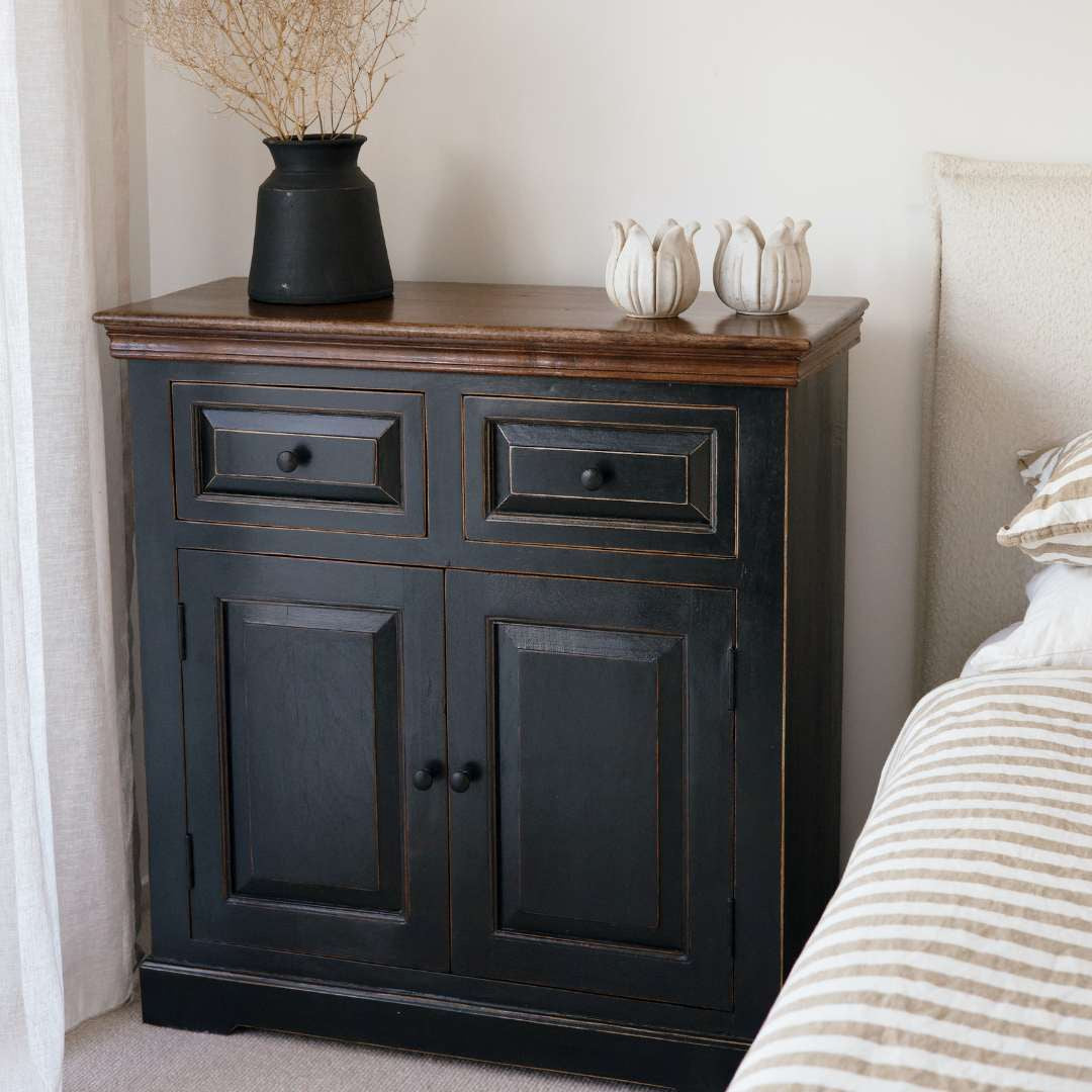 Onyx Cabinet