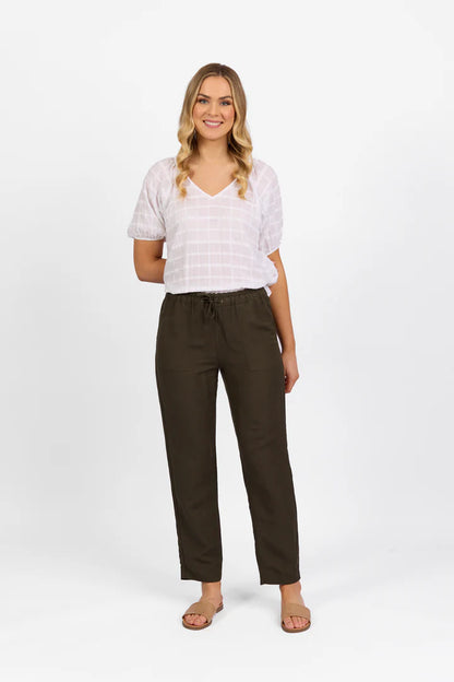 Vassalli - Slim Leg Ankle Grazer Pant - Khaki