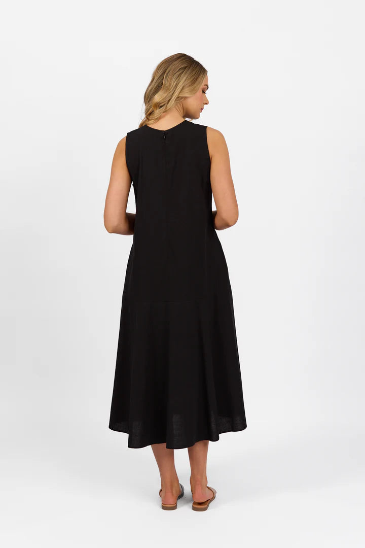 Vassalli Long Sleeveless Dress