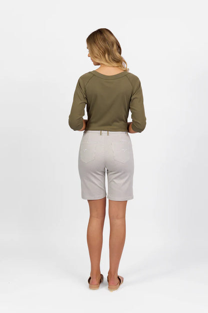 Vassalli Slim Leg Short Contrast Trim